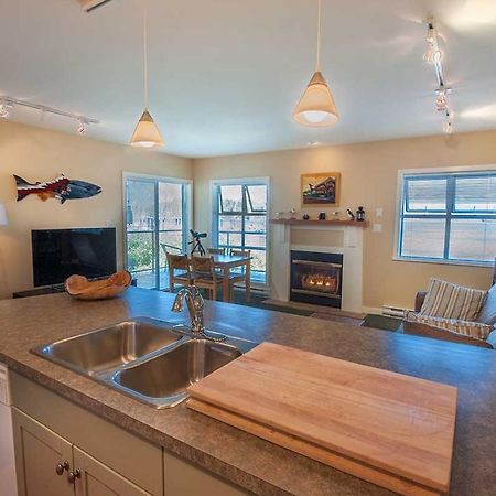 Luxury Oceanfront Condo By Onlybc 104 Tofino Exteriér fotografie